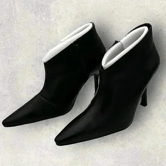 Details high heel booties black leather women's size 8B - Picture 2 of 11